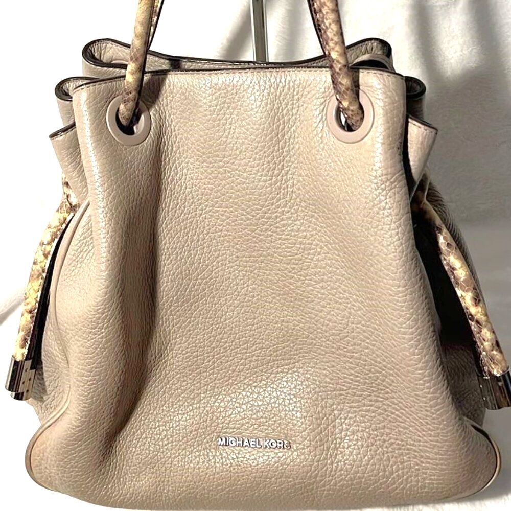 Michael Kors  Dalia Large Shoulder Tote